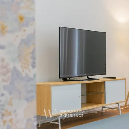 Wanderlust Experience Maria Nicola *